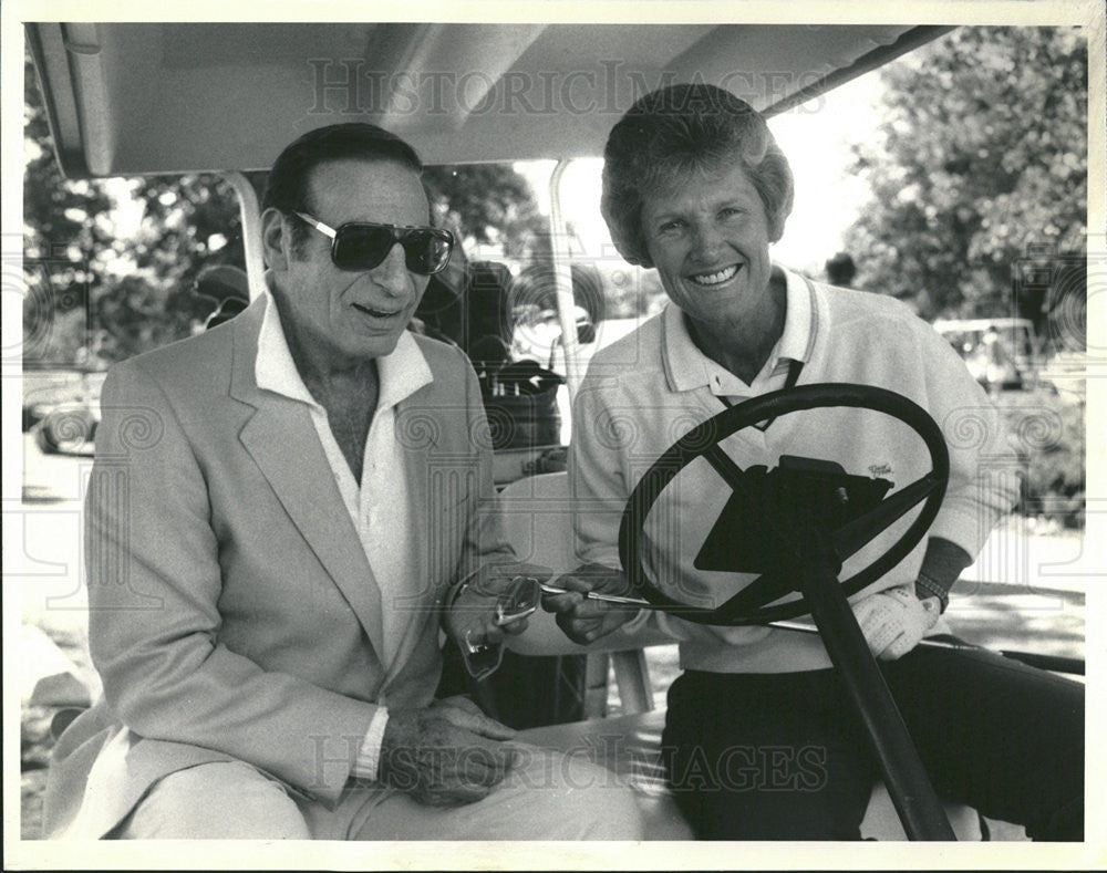 1987 Press Photo Golf Cart Kathy Whitworth Irv Kupcinet - Historic Images