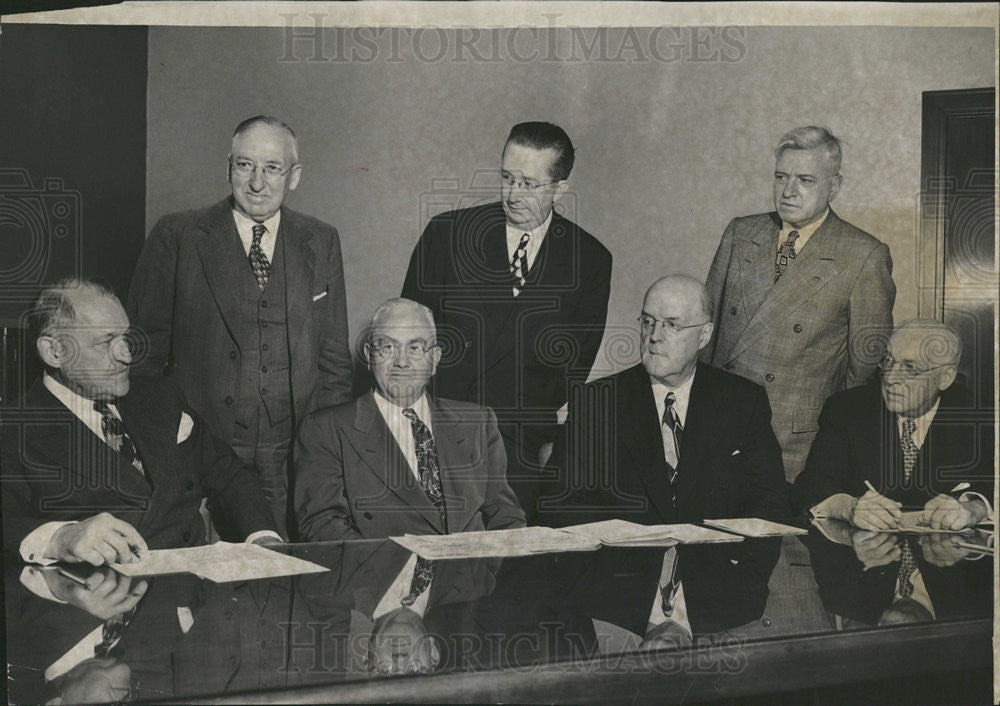 1949 Press Photo Chicago Transit Authority Board Frank McNair James Quinn - Historic Images