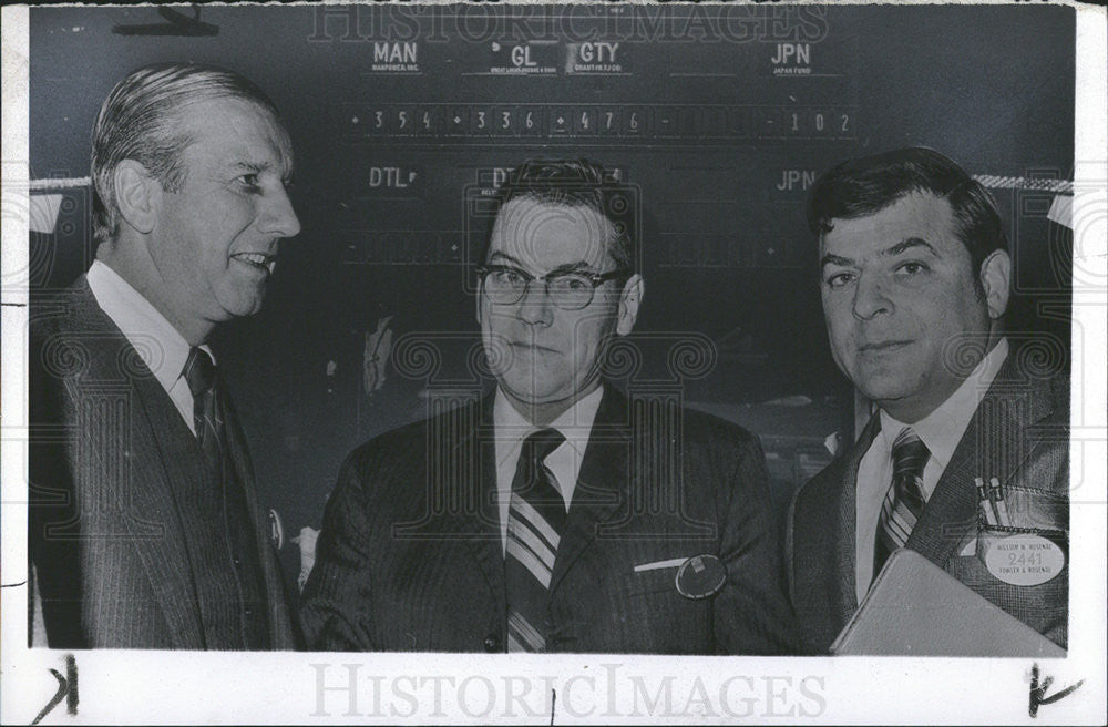 1971 Press Photo John A Downs Confers with Robert W Haack - Historic Images