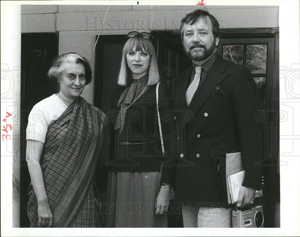 1984 Press Photo Indira Gandhi with Chicogans Sandra &amp; Emmett Downes - Historic Images