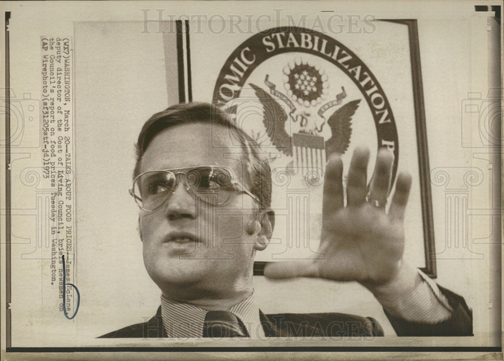 1973 Press Photo James McLane Deputy Cost Of Living Council At Press Conference - Historic Images