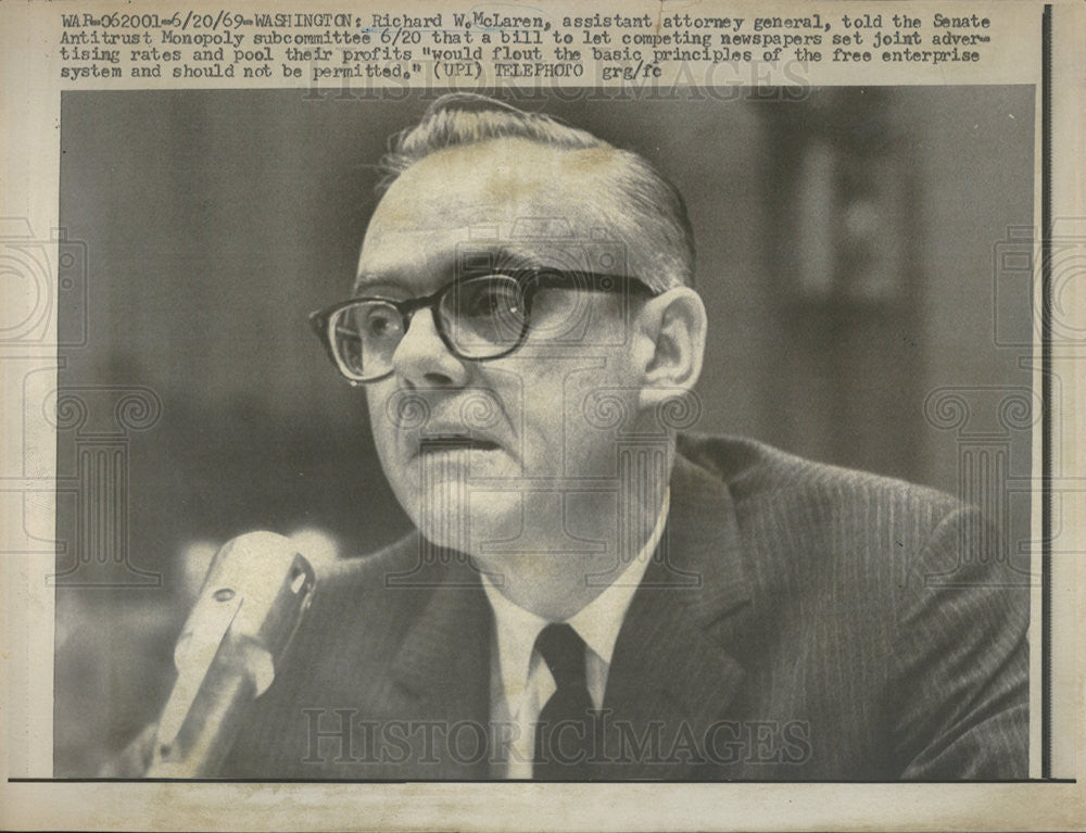 1969 Press Photo Richard W. McLaren assistant attorney general Senate Antitrust - Historic Images
