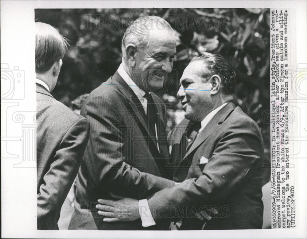 1966 Press Photo President Johnson Embraces Nicaraguan Pres. Schick - Historic Images