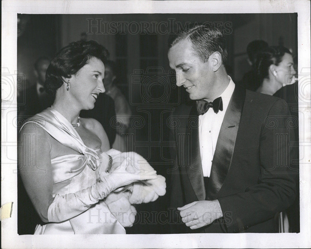 1955 Press Photo Mr &amp; Mrs Elmer Rich Jr - Historic Images