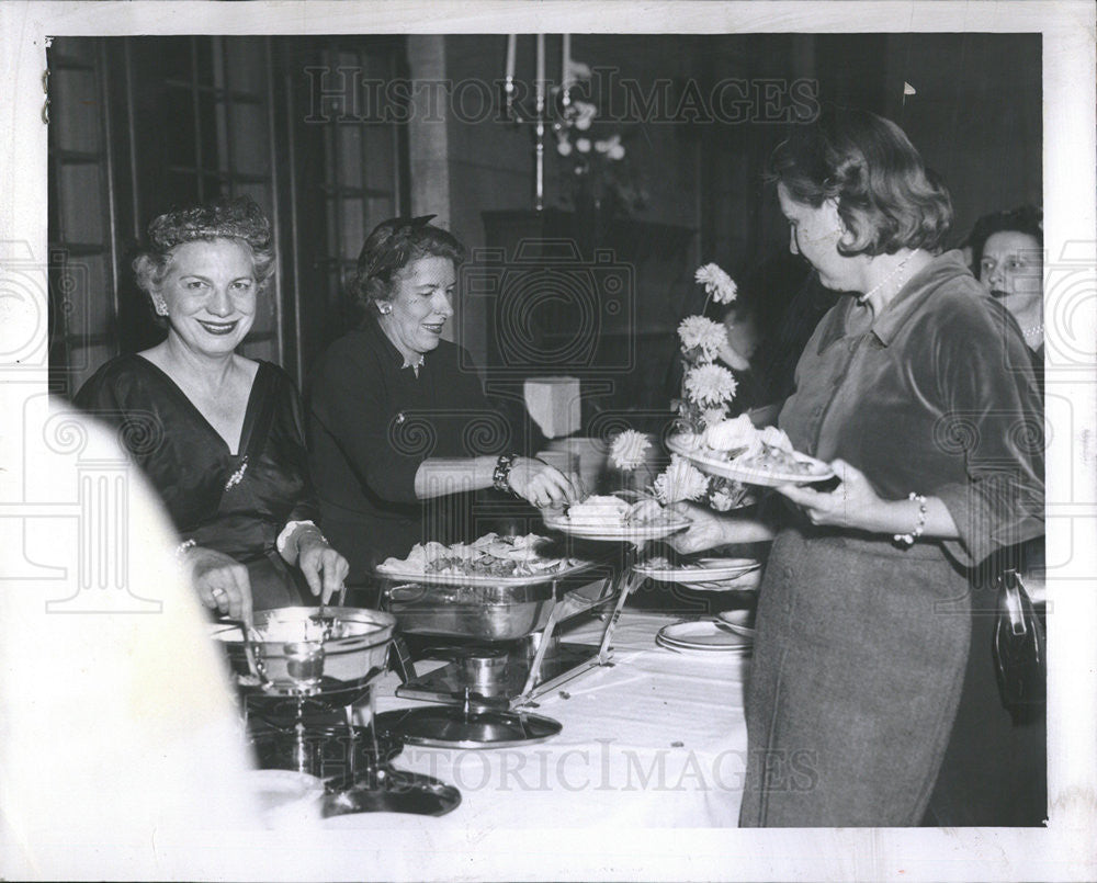 1957 Press Photo St Chrysostoms Church Turkey Dinner - Historic Images