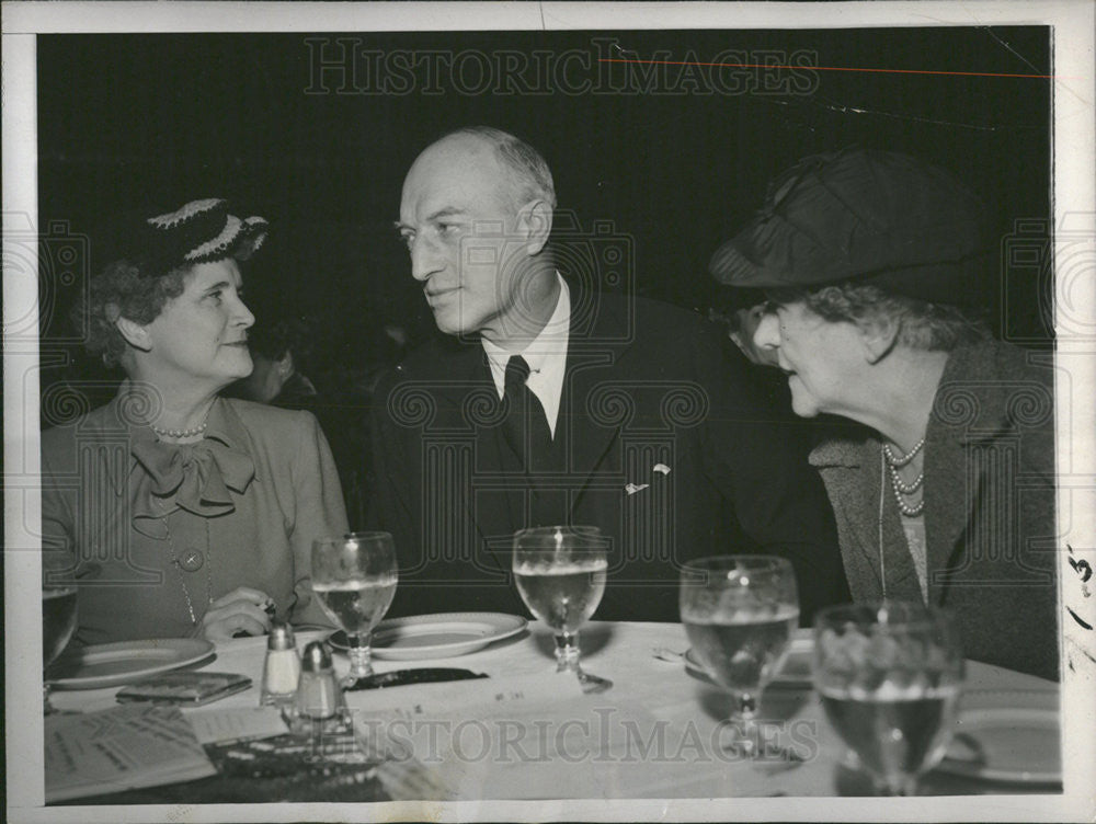 1944 Press Photo Mr. and Mrs. Ogden Reid and Mrs. Florence Rodgers Furguson - Historic Images