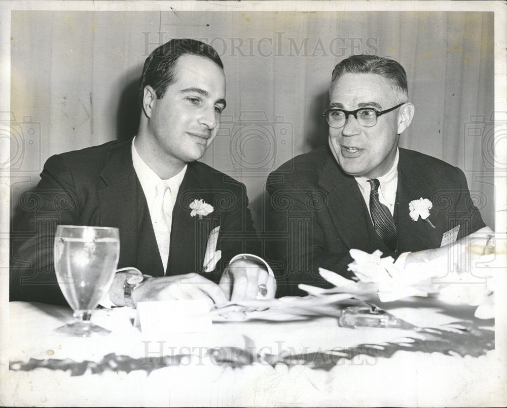 1956 Press Photo Ogden Reid &amp;Lawrence Kimpton at Chicago University&#39;s Management - Historic Images