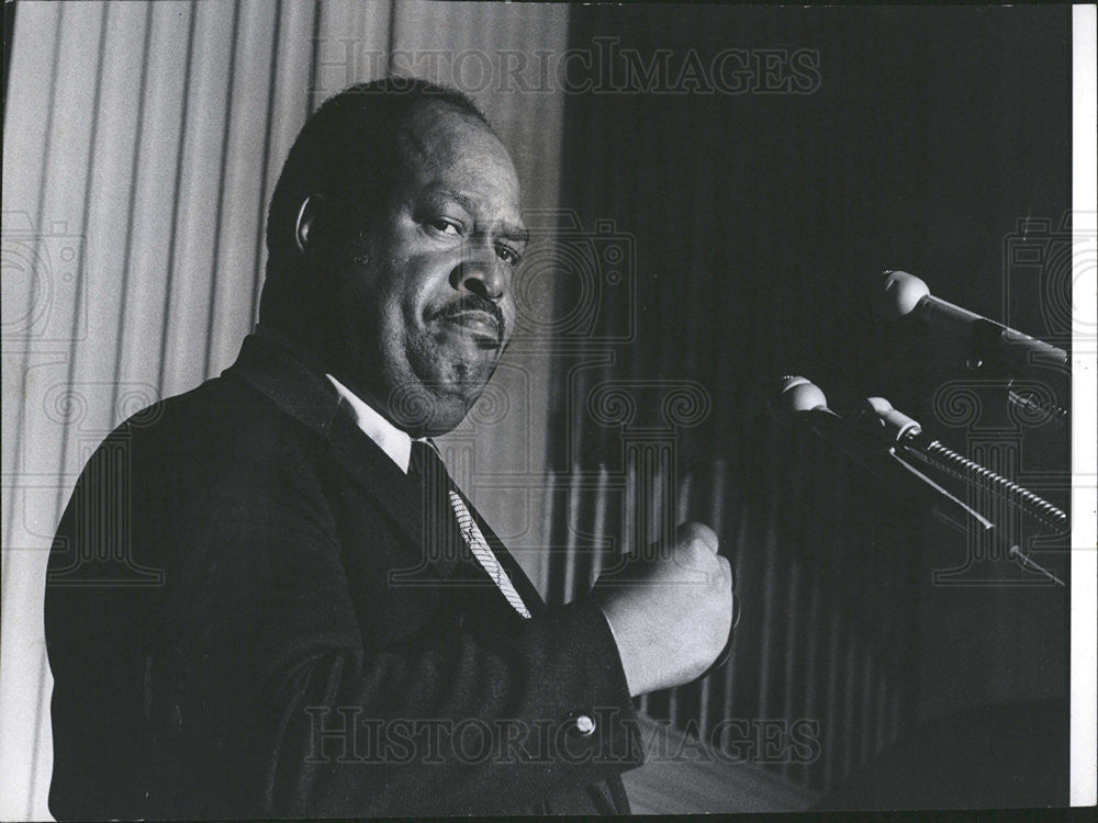 1974 Press Photo Rev. Wilfred Reid leader of the Chicago Chapter of Operation - Historic Images