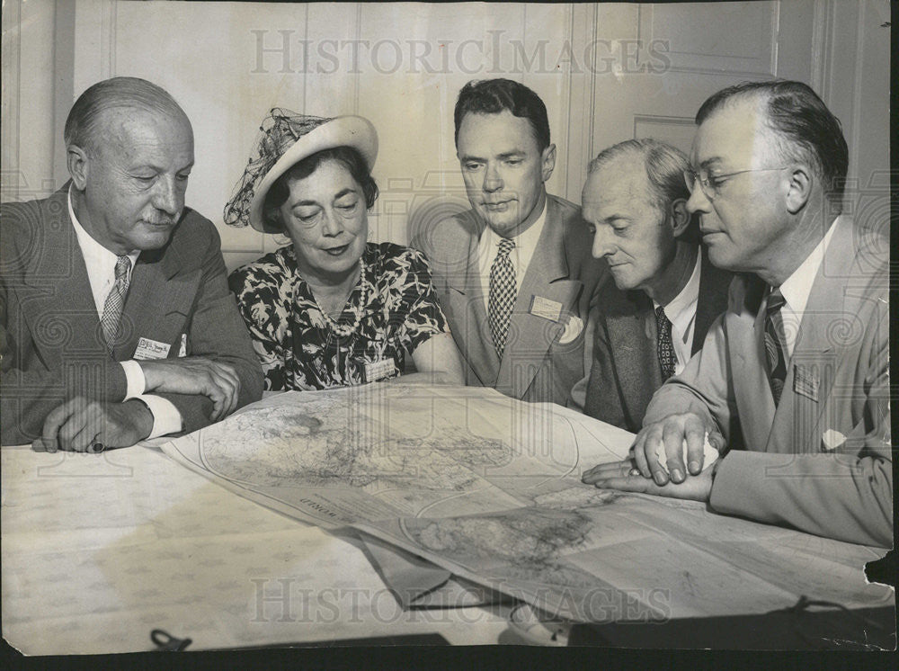 1947 Press Photo Daniel C Rich Chicago Art Institute Director UNESCO Session - Historic Images