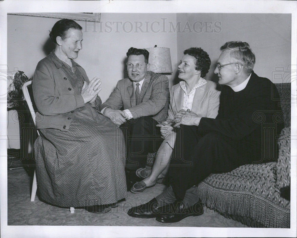 1960 Press Photo Mrs. Anna Prunskis Chicago Illinois Resident - Historic Images