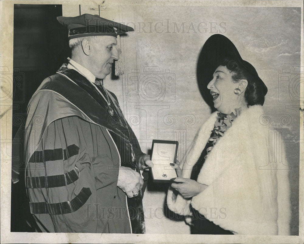 1951 Press Photo Dr. Max Thorek Chicago Illinois Surgeon&#39;s Wife - Historic Images