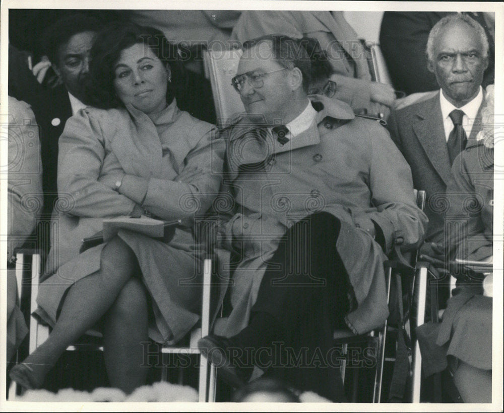 1987 Press Photo Gov. James Thomson and wife Jayne at inauguration in Grant Park - Historic Images