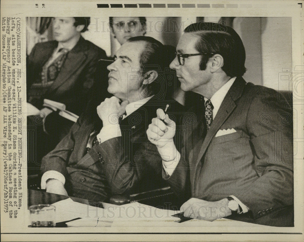 1973 Press Photo President Nixon beside energy czar William E. Simon - Historic Images