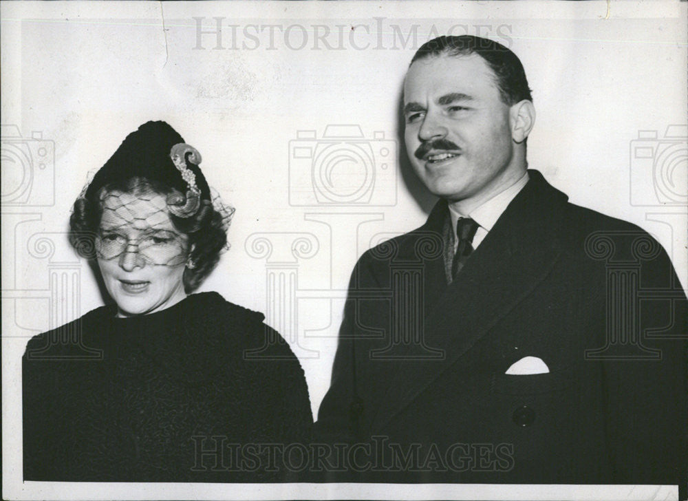 1937 Press Photo Mr. and Mrs. Ernest Simpson sailed via SS Queen Mary for London - Historic Images