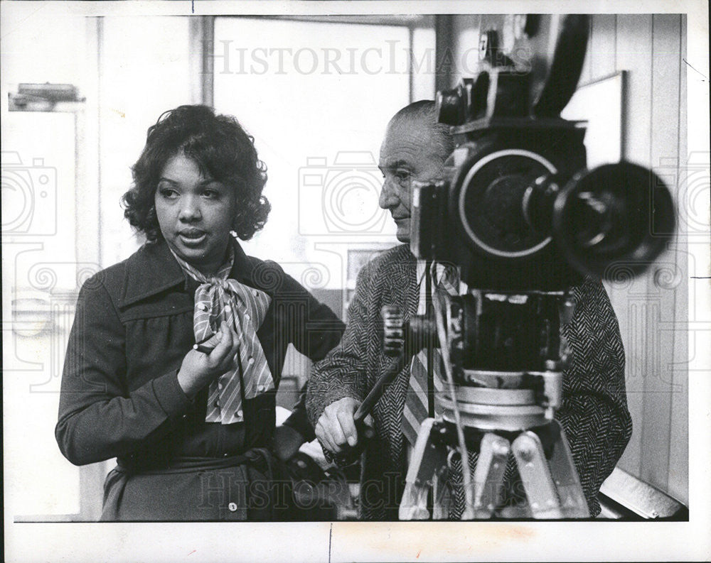 1973 Press Photo Carole Simpson TV reporter Speck Conspiracy 7 Trial - Historic Images