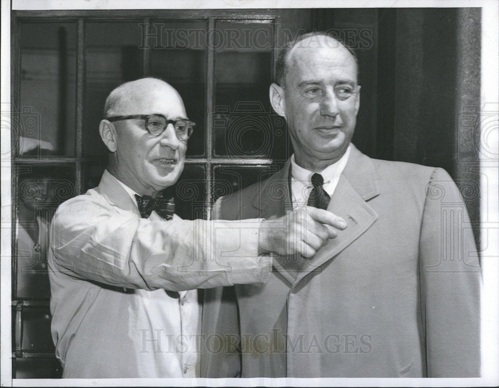 1954 Press Photo Dr Leandar W. Riba Physician Says Adlai Fully Recovered - Historic Images