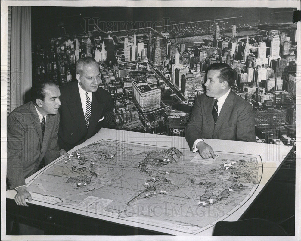 1957 Press Photo Richard Revnes Chicago International Trade Fair MD - Historic Images