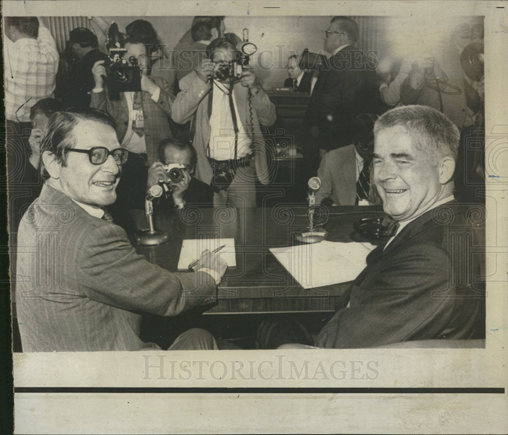 1973 Press Photo Atty Gen. Elliot Richardson Watergate Prosecutor Archibald Cox - Historic Images