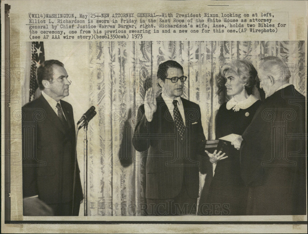 1973 Press Photo Pres Nixon Elliot L. Richardson Chief Justice Warren Burger - Historic Images