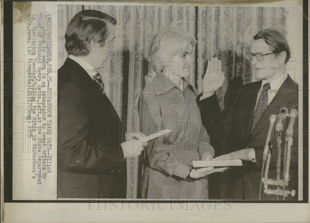 1975 Press Photo Elliot Richardson American Lawyer Republican Politician - Historic Images