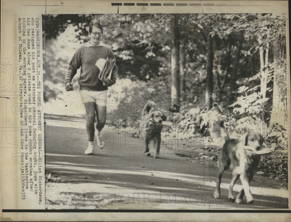 1973 Press Photo Elliot Lee Richardson American Attorney General Jogs Washington - Historic Images