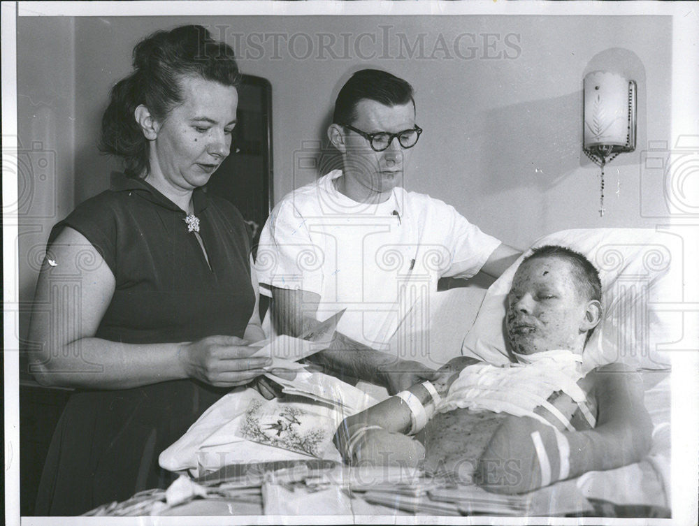 1955 Press Photo Wanda Nellis Denny Lewis Blanchard Nurse Chicago Hospital - Historic Images