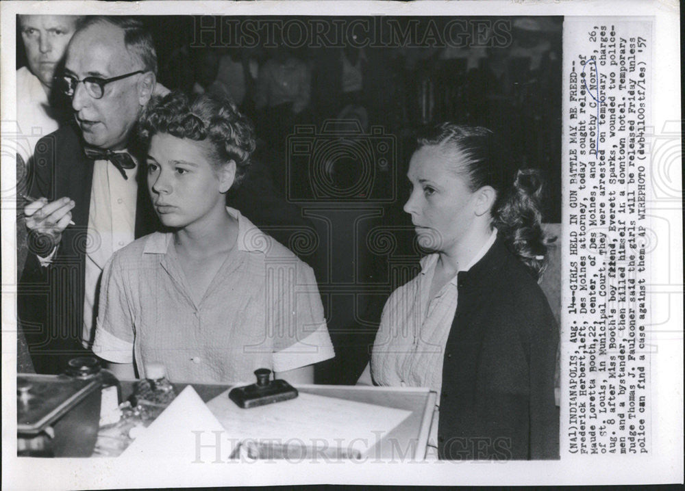 1957 Press Photo Dorothy C Norris Maude Loretta Booth St Louis Municipal Court - Historic Images