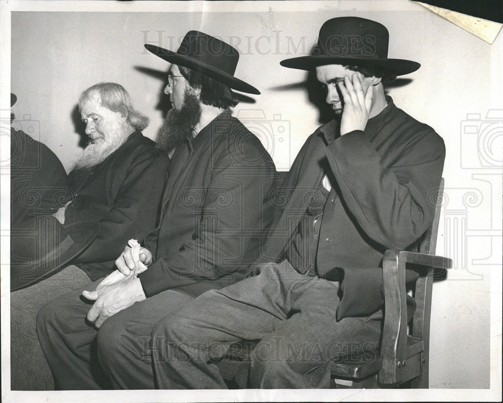 1957 Press Photo Joni L Petershein Amish Mennonite District Courthouse - Historic Images