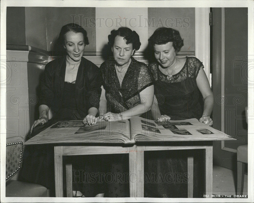 1951 Press Photo Herbert Nock President Bride Fashion Show Chicago Illinois - Historic Images