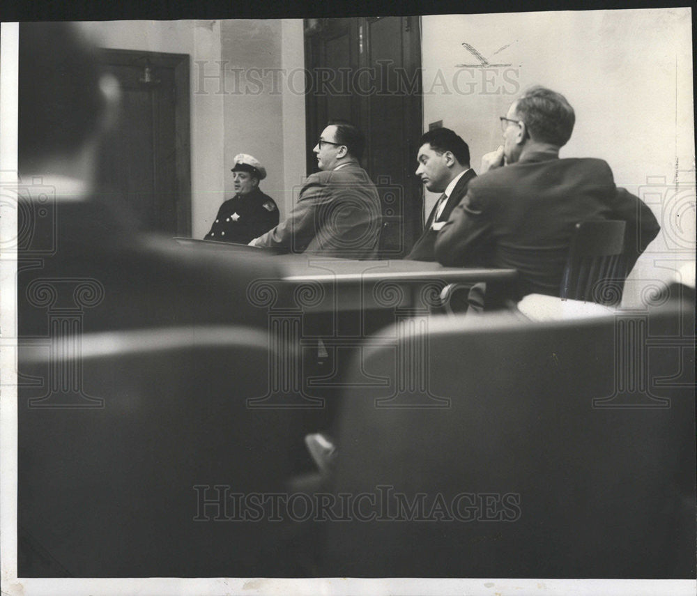 1960 Press Photo Patrolmen Att Egan, Peter Beeftink&amp;Henry before Civil Commision - Historic Images