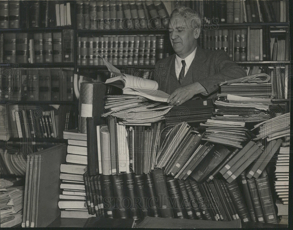 1938 Press Photo Frederick Rex, Librarian of the Municipal Library in City Hall - Historic Images