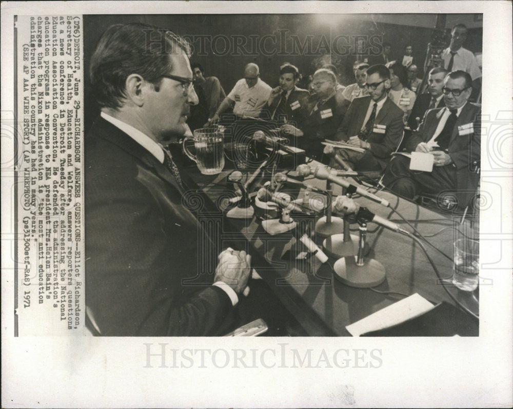 1971 Press Photo Elliot Richardson American Lawyer Politician Health Education - Historic Images