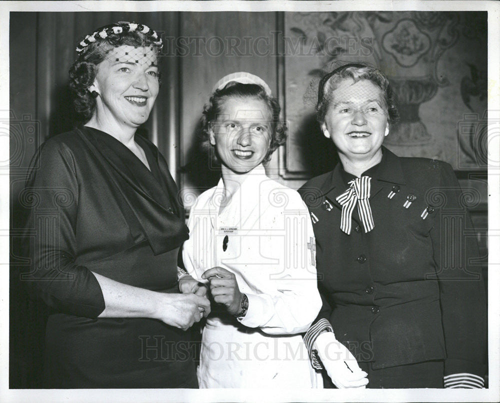 1956 Press Photo Mrs. Paul Holinger, Miss D. J. Kernchen, Mrs. J. W. Rogers - Historic Images