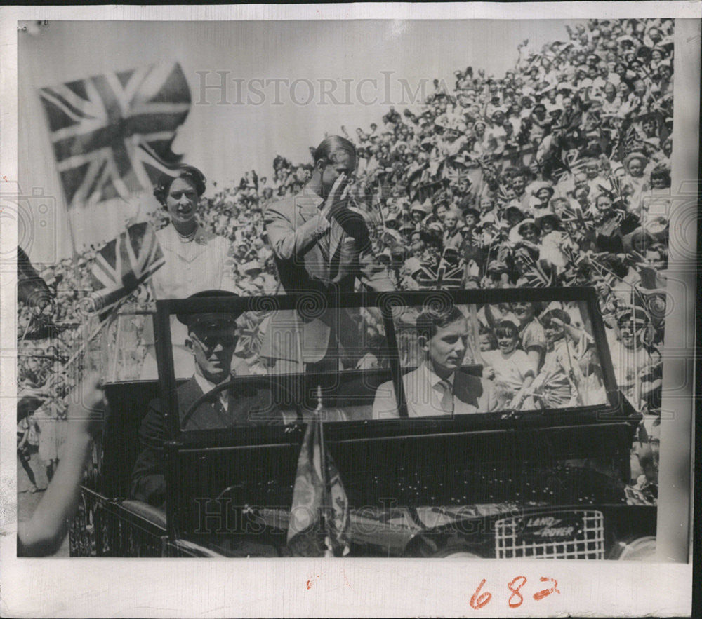 1954 Press Photo New Zealand Athletic Park Queen Elizabeth Duke Edinburgh - Historic Images