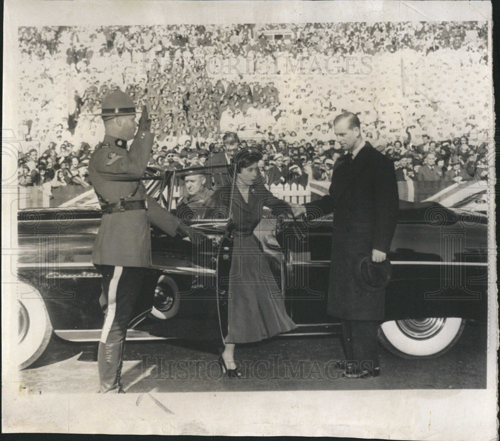 1951 Press Photo Prince Elizabeth and Prince Philip leaving car Canada Visit - Historic Images