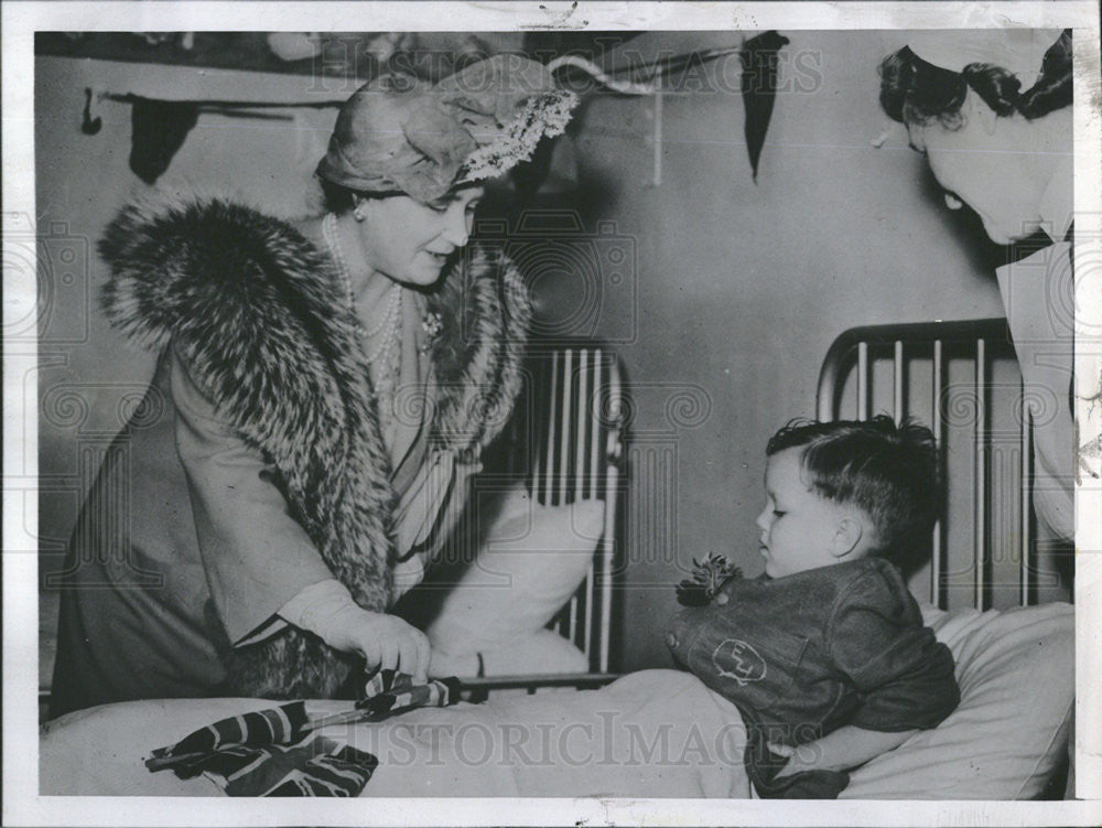 1948 Press Photo queen Elizabeth great Britain visits hospital - Historic Images