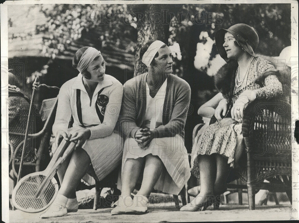 1931 Press Photo Betty Hutholl Queen Elizabeth Duchess of York play tennis - Historic Images