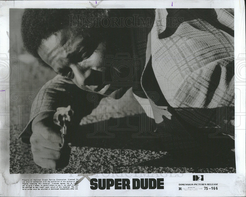 1975 Press Photo William Elliott Stars as &quot;Super Dude&quot; - Historic Images