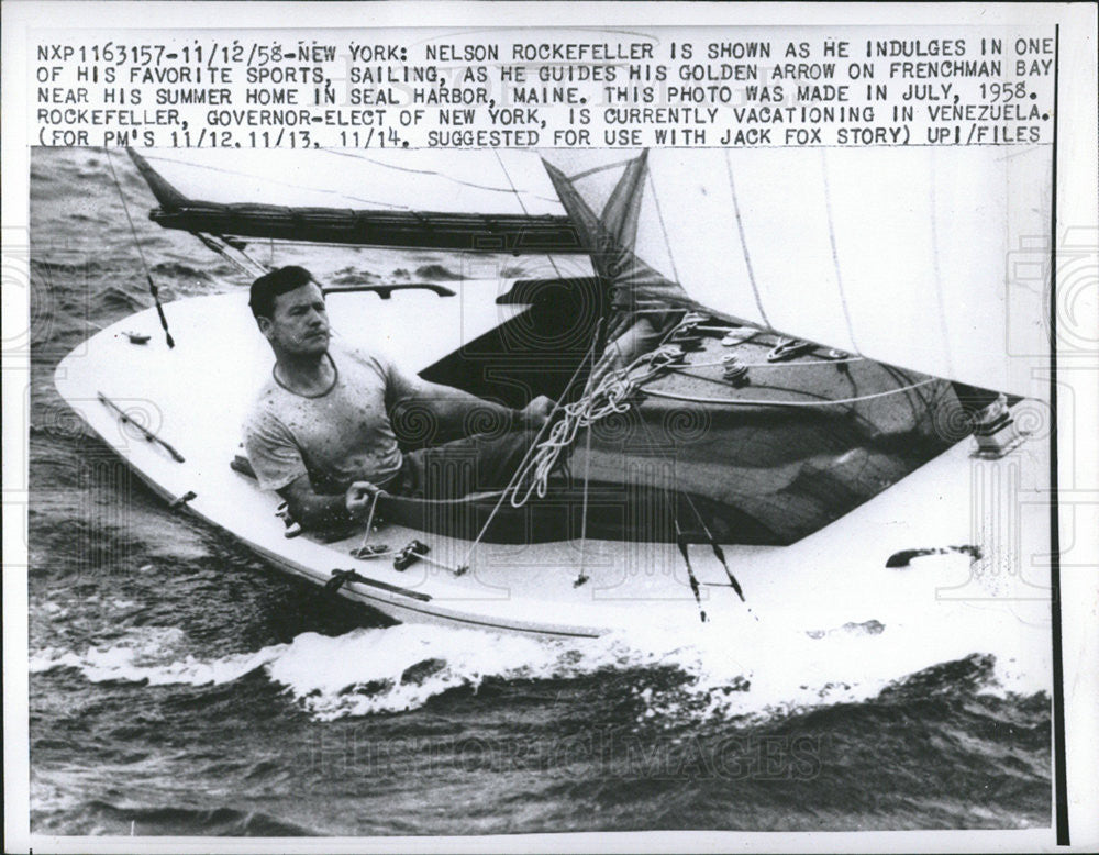 1958 Press Photo Nelson Rockefeller Golden Arrow Seal Harbor Maine - Historic Images