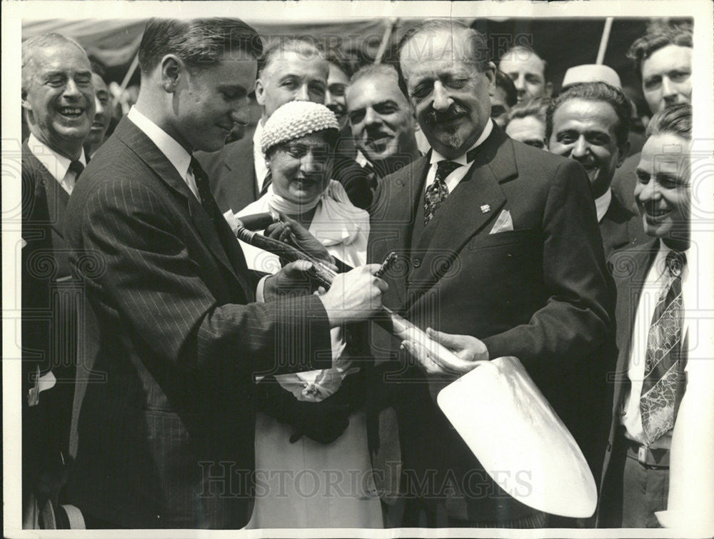 1933 Press Photo Nelson Rockefeller Signora and Senator Mosconi Palazzo D&#39;italia - Historic Images