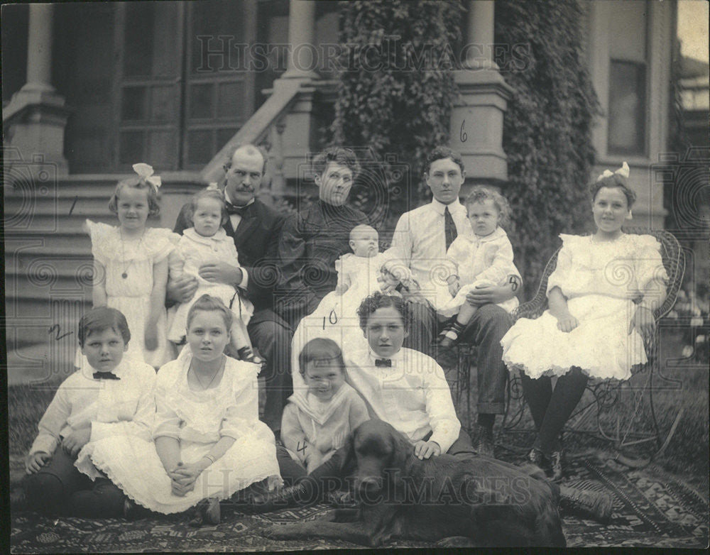 Press Photo Donald Family With Childrens - Historic Images