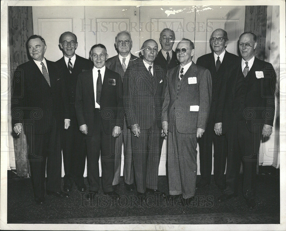 1945 Press Photo Officers Guests of Automobile Old Timers  to J. Frank Duryea - Historic Images