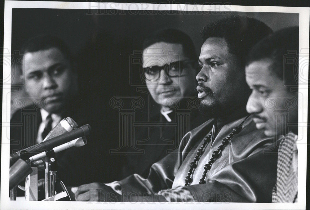 1969 Press Photo Tom Mitchell Father Rollins Lambert Tom Pointdexter Pedro Walls - Historic Images