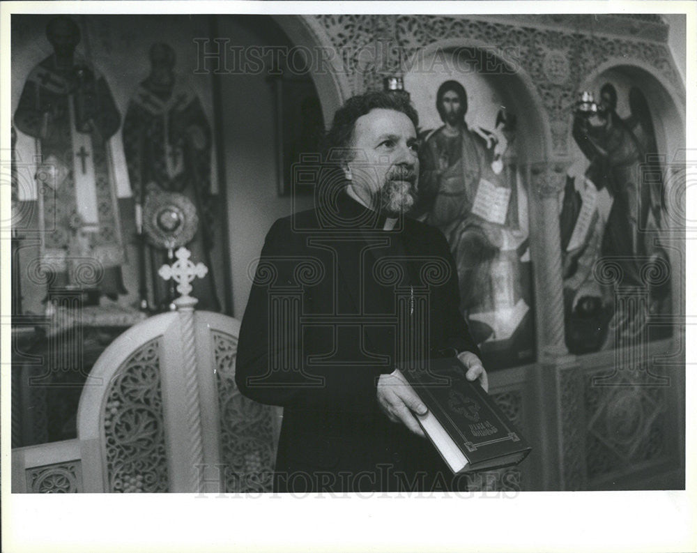 1984 Press Photo Father Isaiah Chronopoulos Chapel - Historic Images