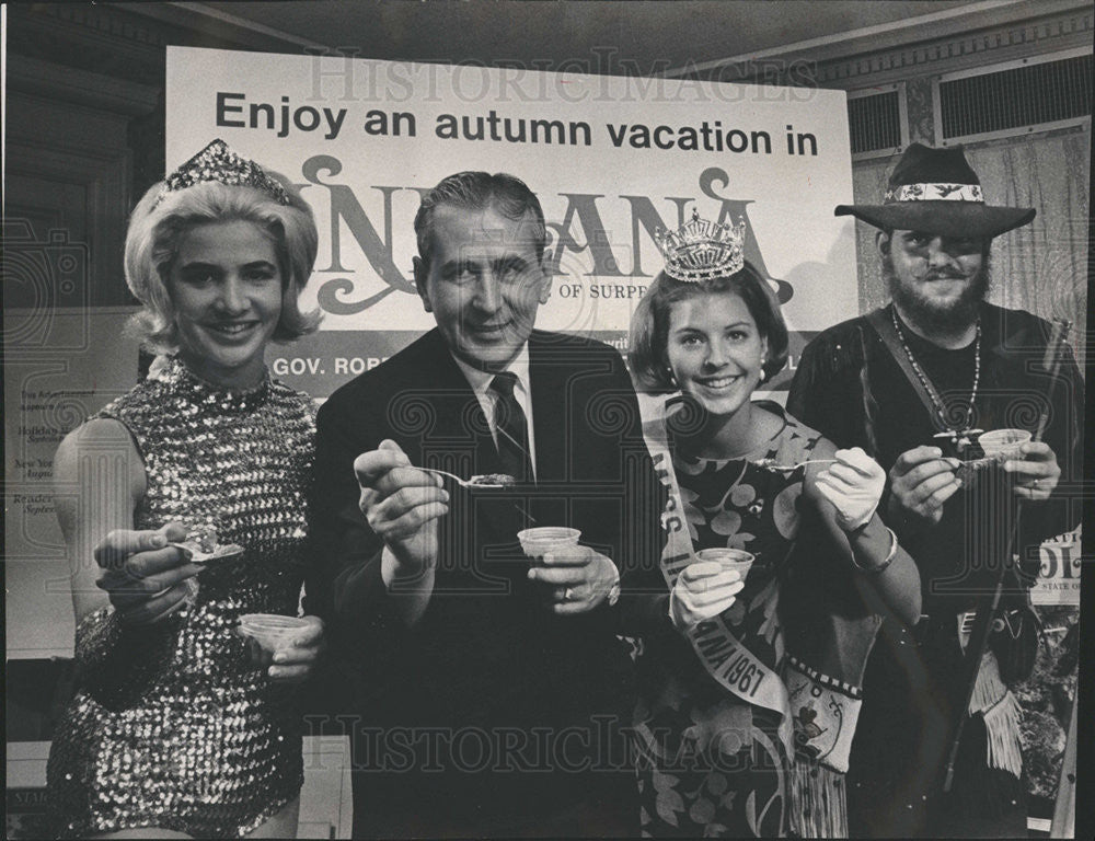 Undated Press Photo Persimmon Pudding Battle in Indiana Susie Meece, Beulah Ackerman - Historic Images