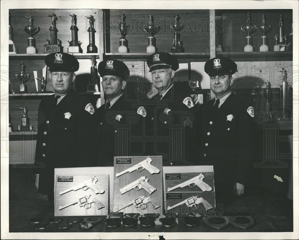 1958 Press Photo Awards Won by Chicago Police Dept at National Pistol Matches - Historic Images