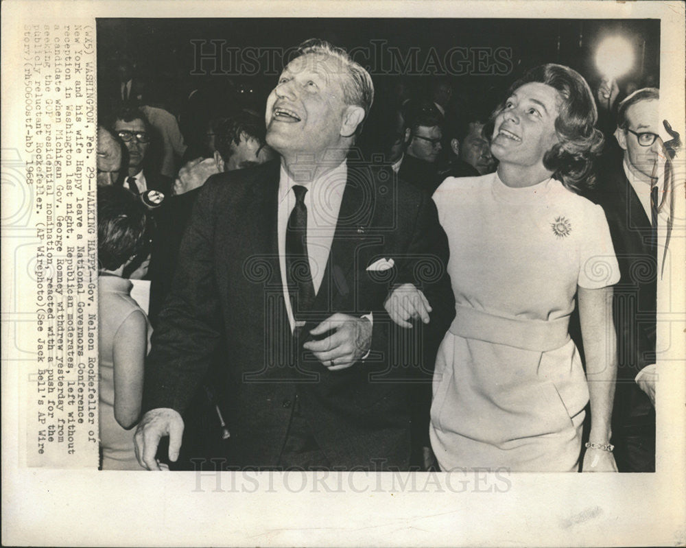 1968 Press Photo NY Gov Nelson Rockefeller with wife Happy at Gov Conference - Historic Images