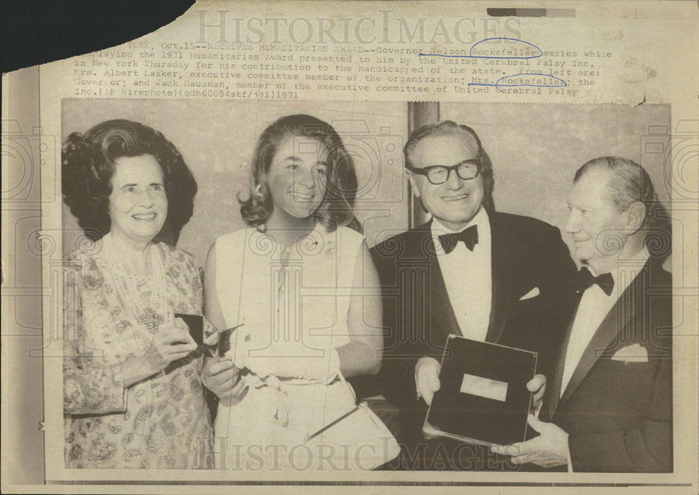 1971 Press Photo Nelson Happy Rockefeller - Historic Images