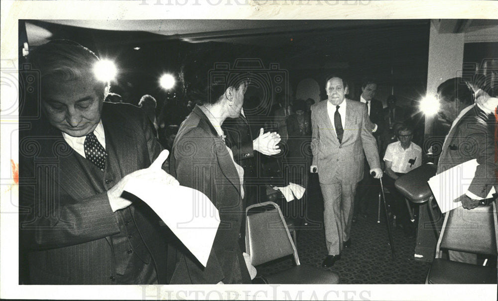 1984 Press Photo Democrats Applaud Cook County Sheriff Richard J. Elrod - Historic Images