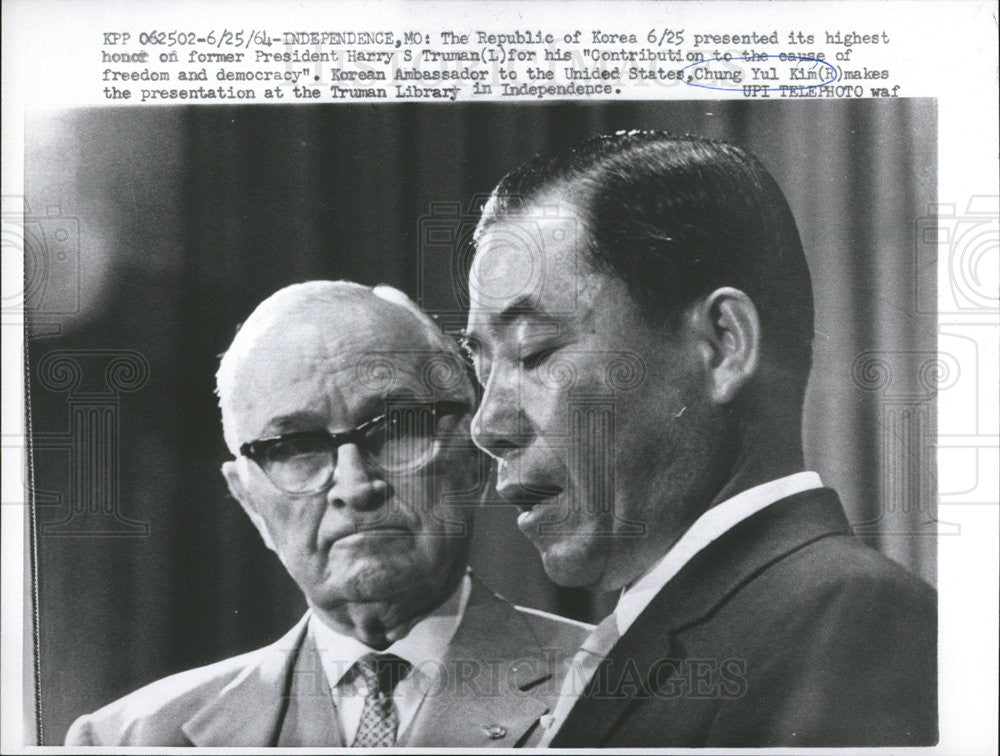 1964 Press Photo Republic Korea Ambassador Chung Yul Kim President Truman Honor - Historic Images